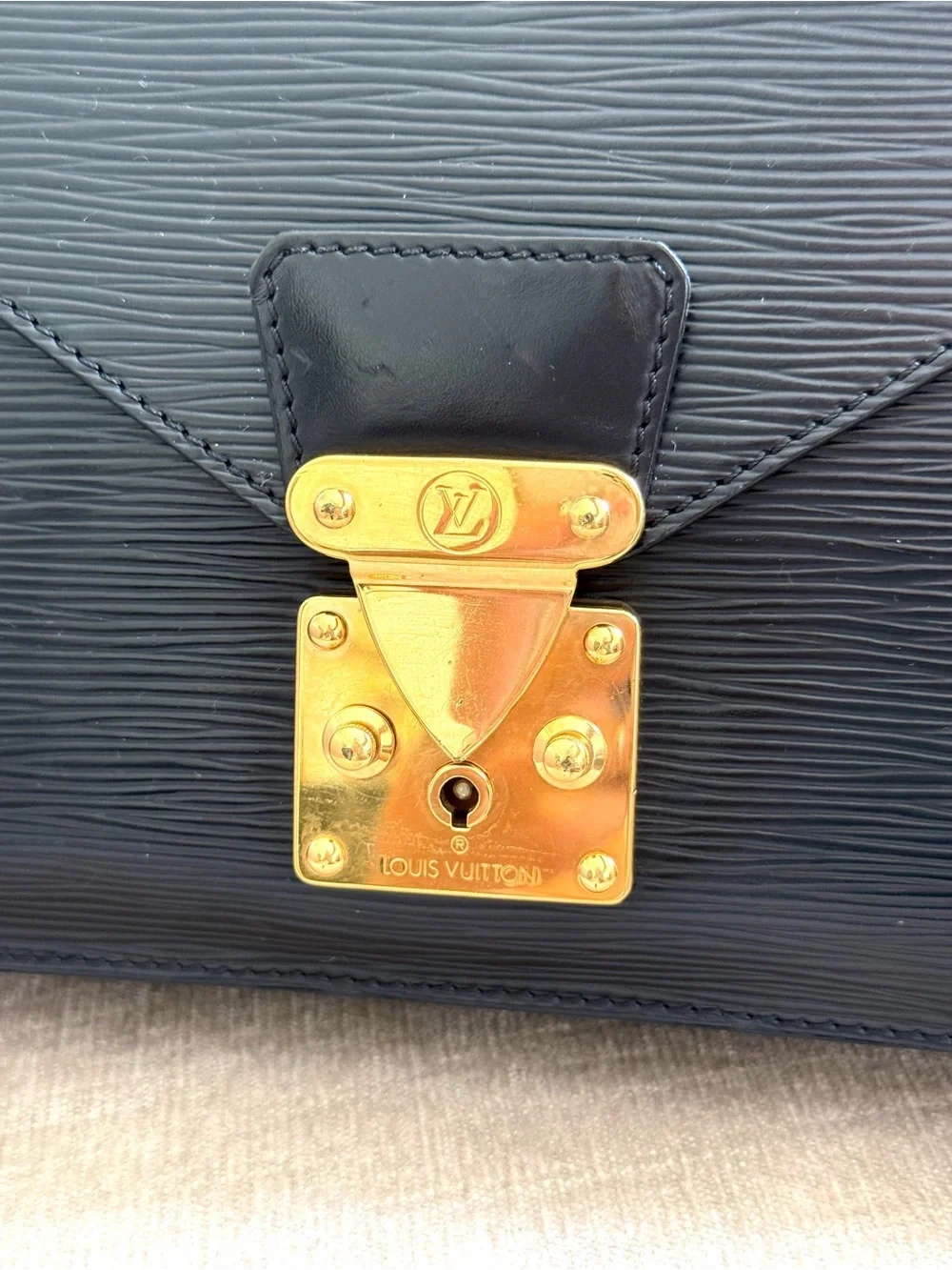 Authentic Louis Vuitton Epi Biface handbag model M52322 clutch black Epi leather